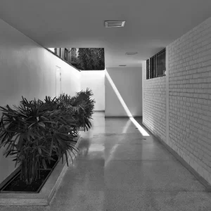 Edificio sobre la calle José Granda Alex Kornhuber